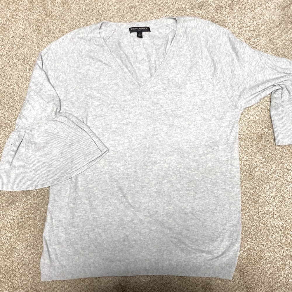 Banana Republic gray V-neck sweater